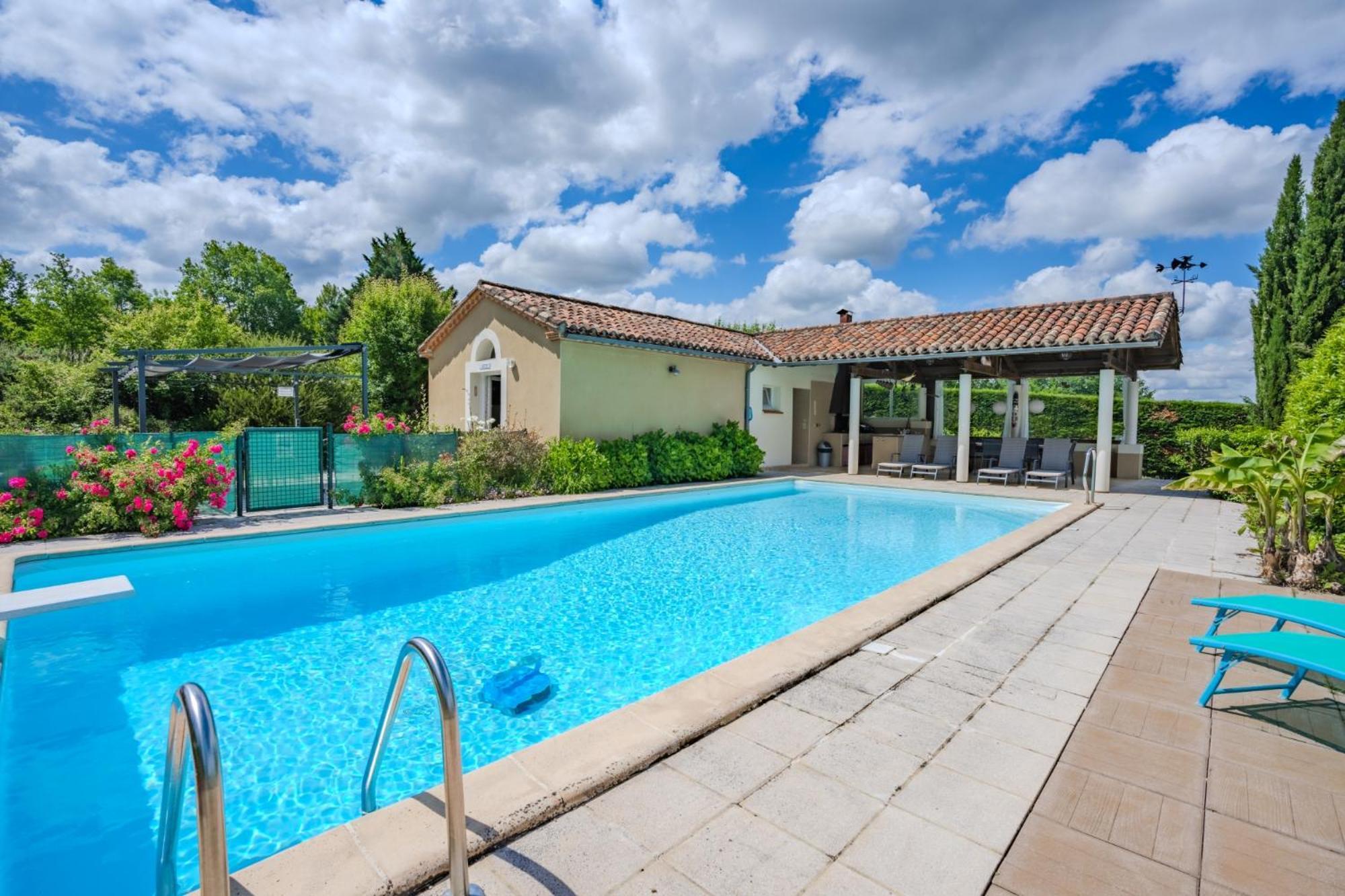Gites La Bakenia Villeneuve-sur-Lot Exteriör bild